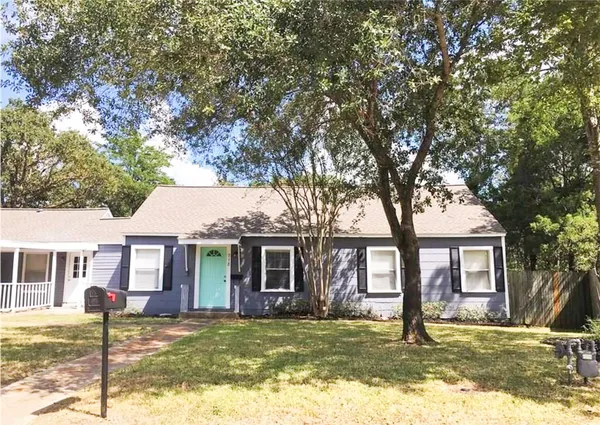 $2,025 | 718 Edgewood Drive, Bryan, TX 77802