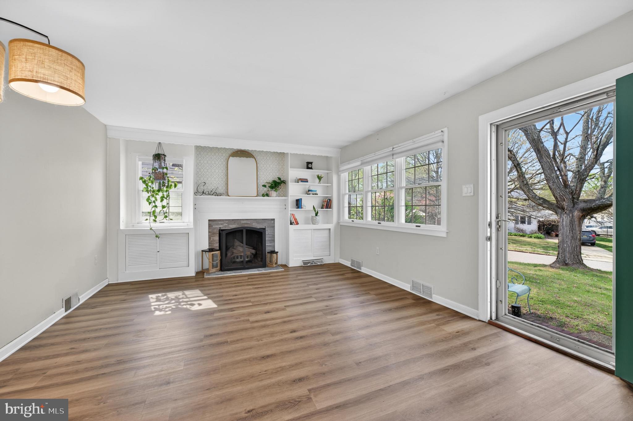 142 Evergreen Street Mount Holly, NJ 08060 - Photo 3 of 25 Great natural light!