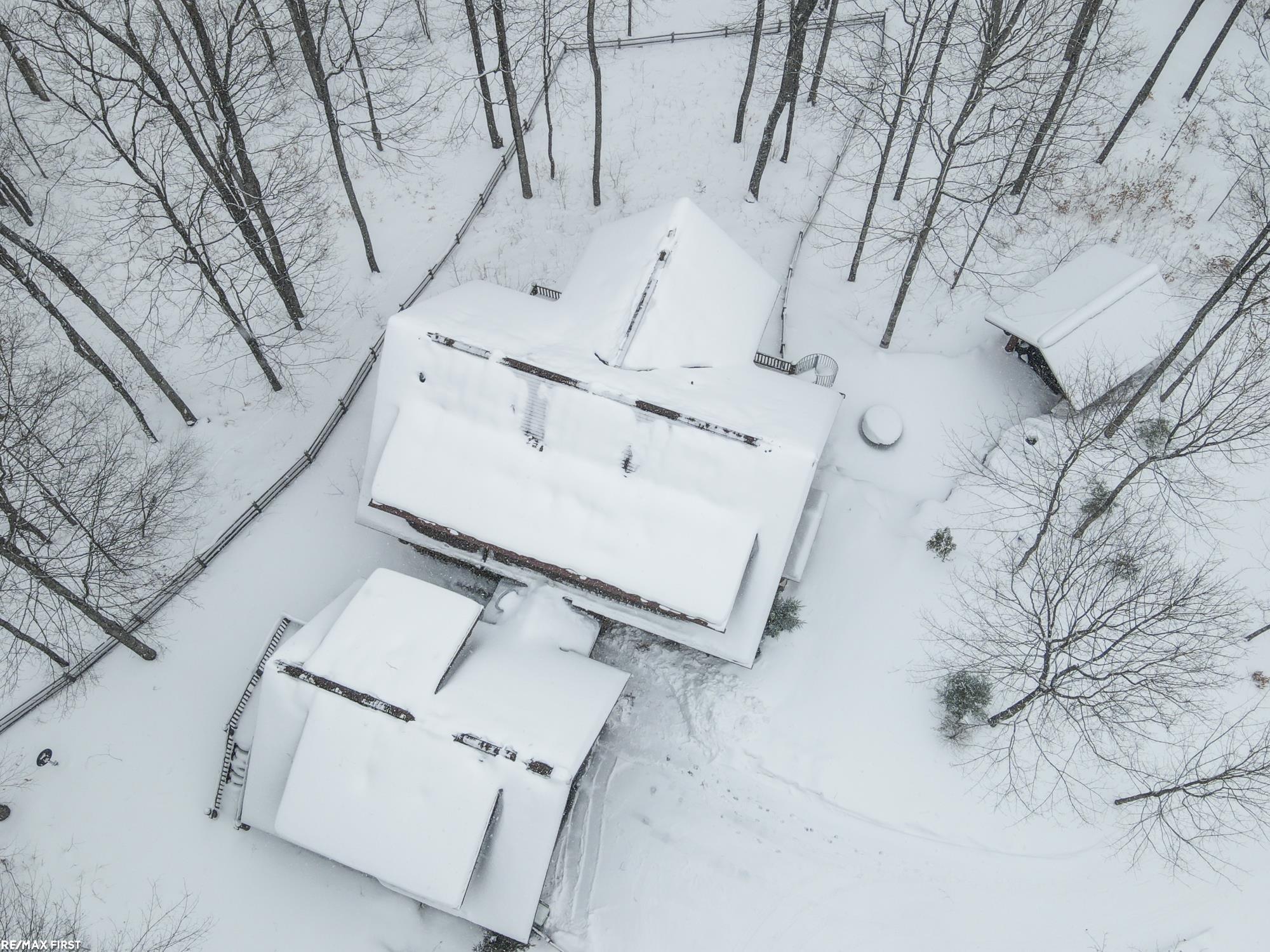1300 Catob Road Harbor Springs, MI 49740 - Photo 12 of 84 50166383-4893438a-32a0-4d5c-aa95-a9dfbf880f22.JPG