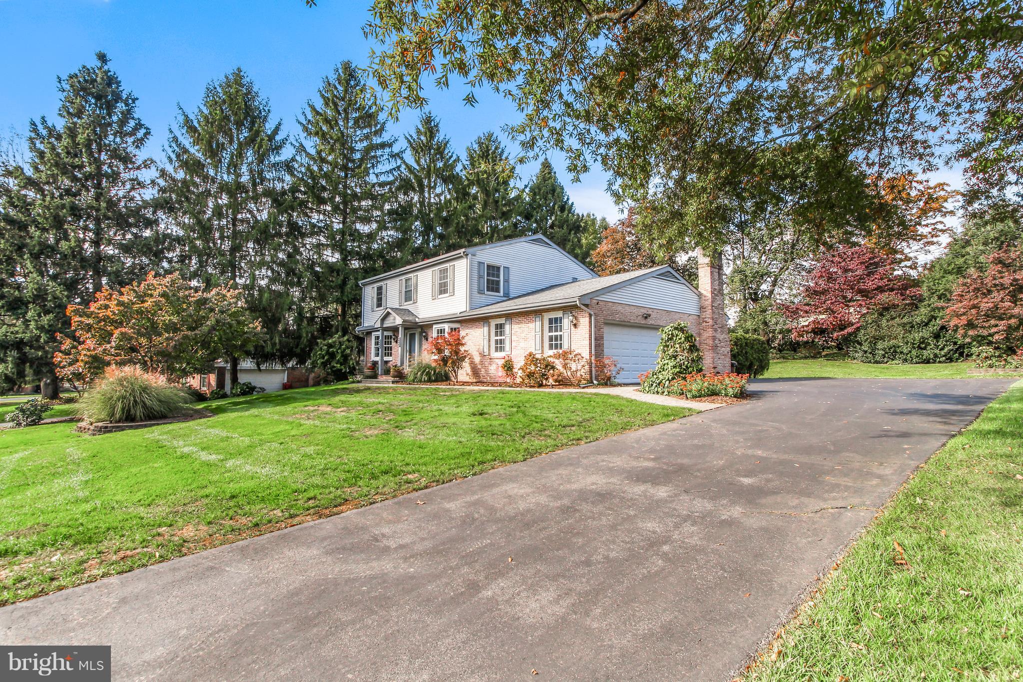 2846 Brookfield Road Lancaster, PA 17601 - Photo 27 of 29 a front view of a house with a yard and garage