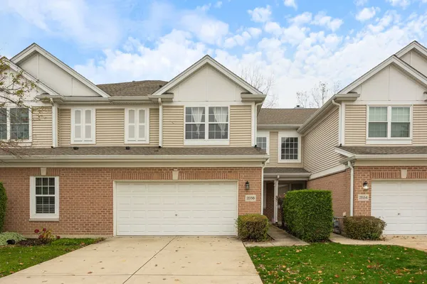 $440,000 | 2556 Camberley Circle, Unit 2813, Westchester, IL 60154