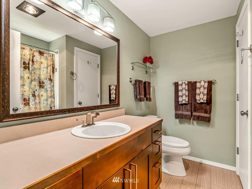 4502 Southwest Findlay Street Seattle, WA 98136 - Photo 13 of 26 Gallery Image 13