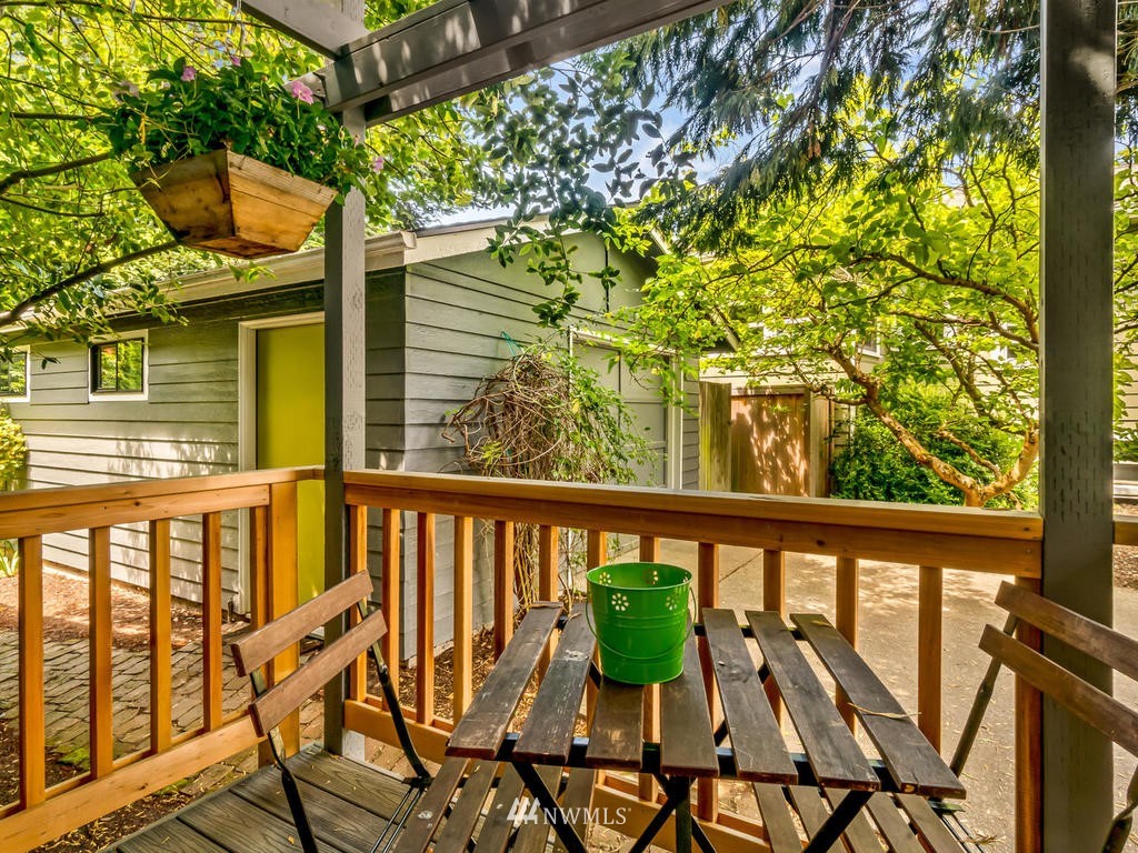 4502 Southwest Findlay Street Seattle, WA 98136 - Photo 18 of 26 Gallery Image 18