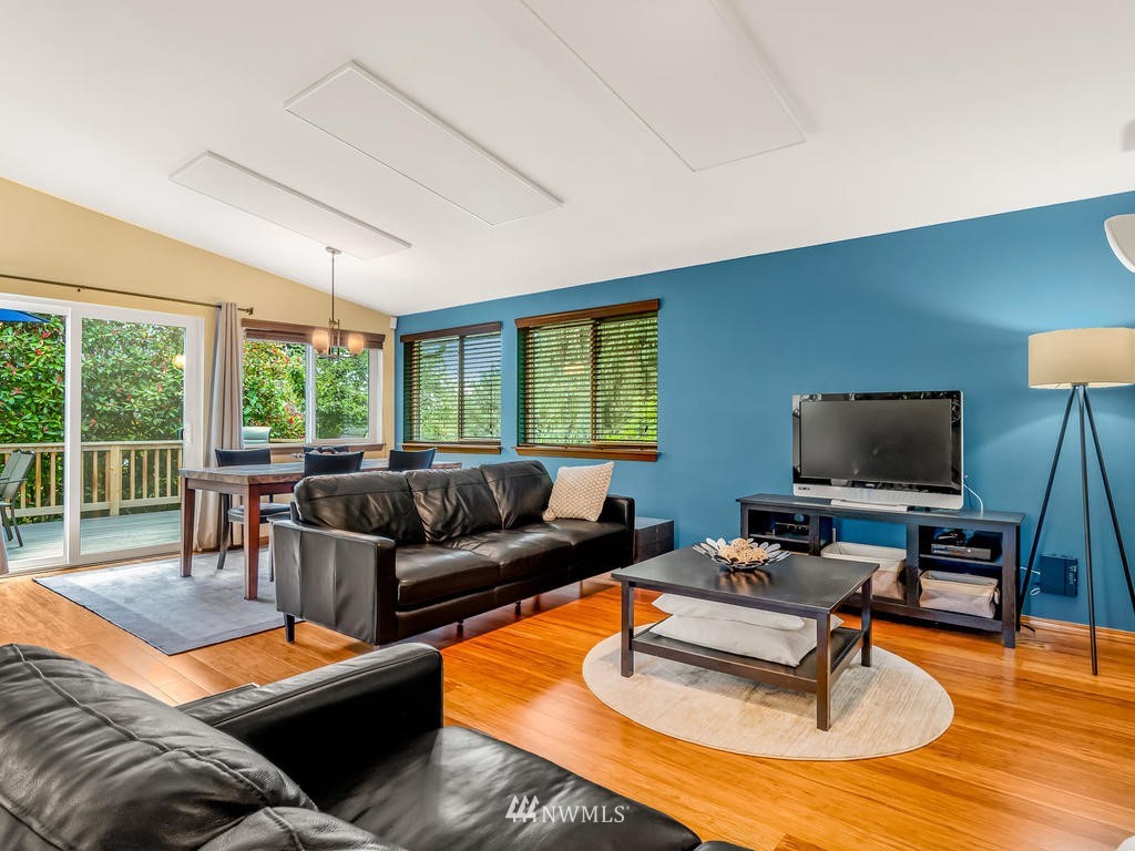 4502 Southwest Findlay Street Seattle, WA 98136 - Photo 8 of 26 Gallery Image 8