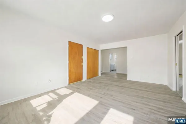 $1,950 | 207 Park Avenue, Unit C1, Rutherford, NJ 07070