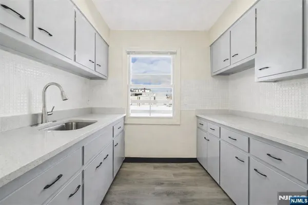 $1,950 | 207 Park Avenue, Unit C1, Rutherford, NJ 07070