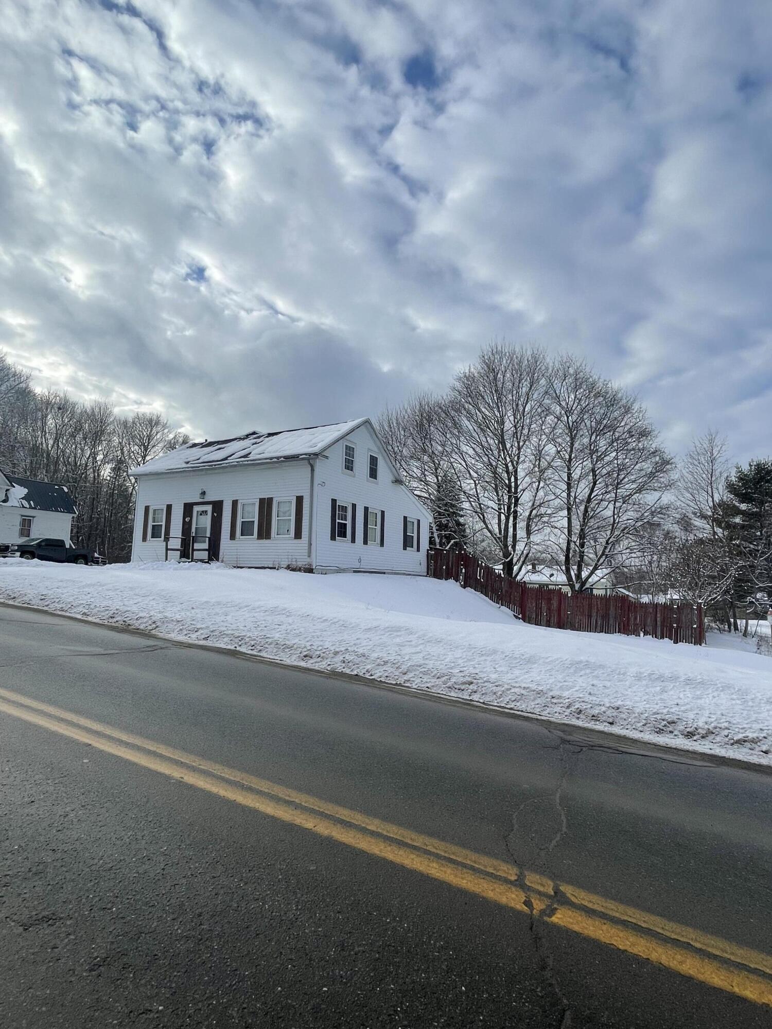 47 Enfield Road Lincoln, ME 04457 - Photo 2 of 16 IMG_9763