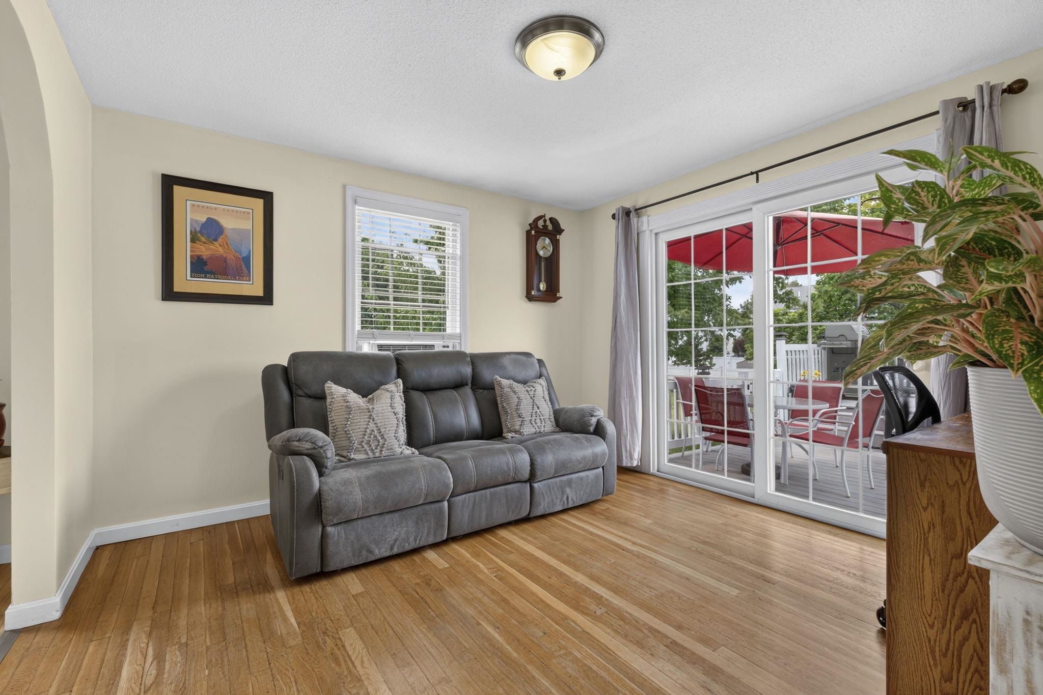 284 Corning Road Manchester, NH 03109 - Photo 10 of 49 Gallery Image 10