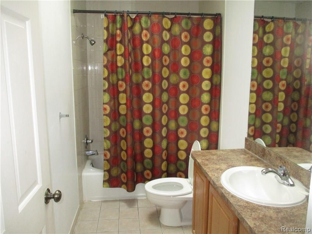 24430 Berg Road Southfield, MI 48033 - Photo 10 of 17 IMG_0472.JPG