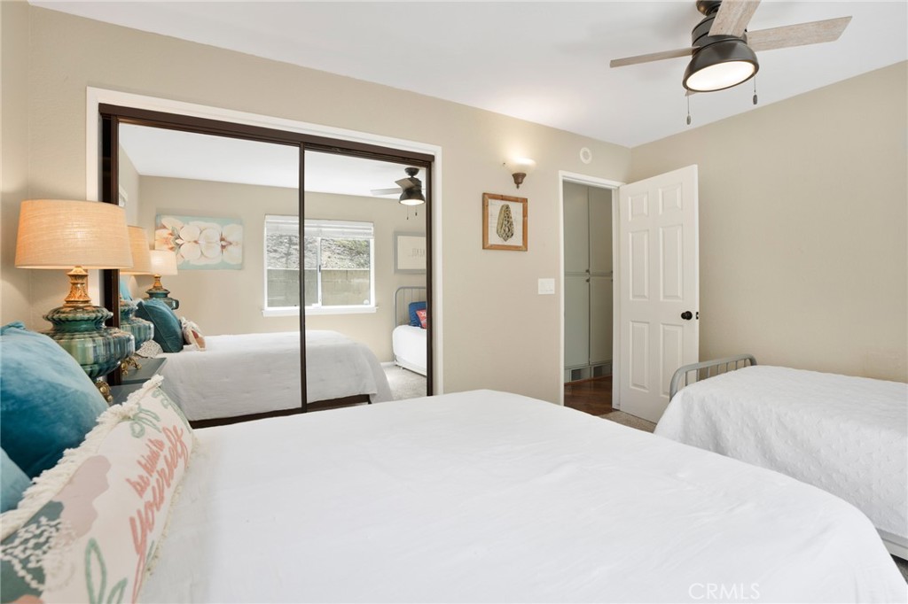 163 South Grass Valley Road Lake Arrowhead, CA 92391 - Photo 18 of 35 Main level bedroom #1
