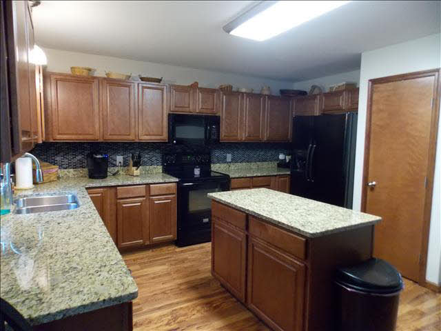 9152 Cedar Ridge Lane Temperance, MI 48182 - Photo 11 of 20 20416331-10.JPG