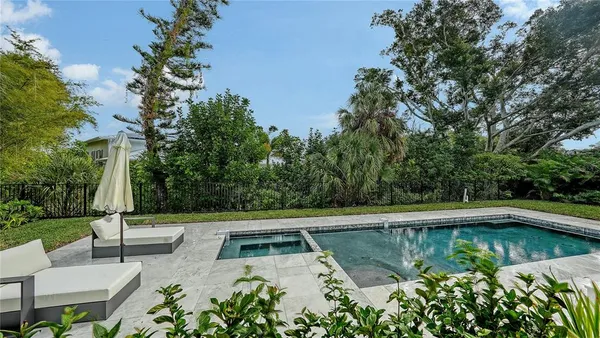 $4,195,000 | 656 Tropical Circle, Sarasota, FL 34242