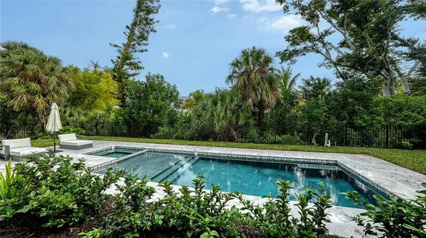 $4,195,000 | 656 Tropical Circle, Sarasota, FL 34242