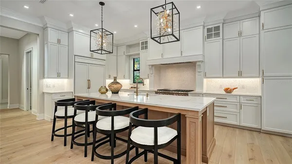 $4,195,000 | 656 Tropical Circle, Sarasota, FL 34242
