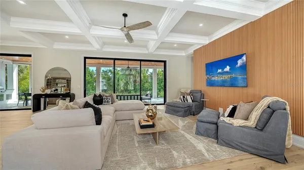 $4,195,000 | 656 Tropical Circle, Sarasota, FL 34242