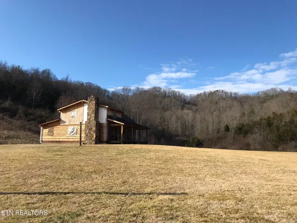 $1,100,000 | 301 Smith Drive, Harrogate, TN 37752
