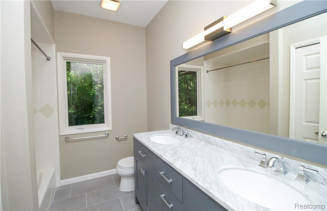 9865 Allen Road Clarkston, MI 48348 - Photo 27 of 38 Updated Family Bath