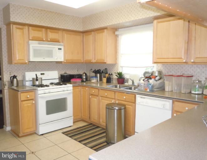 14417 Pebblestone Drive Silver Spring, MD 20905 - Photo 3 of 16 Kitchen