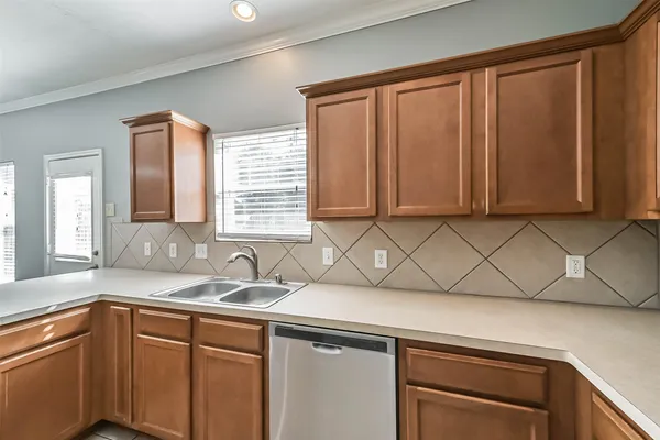 $2,175 | 8726 Old Maple Lane, Humble, TX 77338
