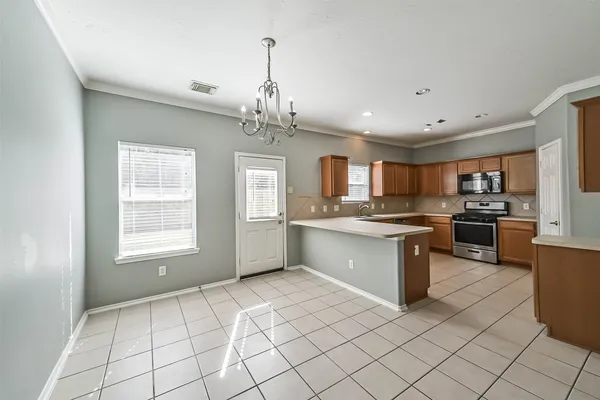 $2,175 | 8726 Old Maple Lane, Humble, TX 77338