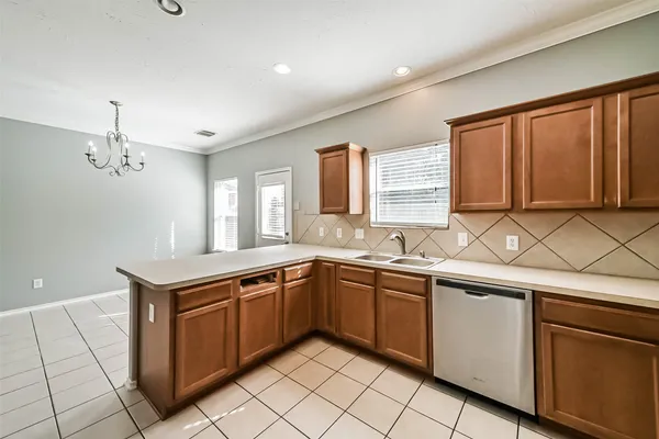 $2,175 | 8726 Old Maple Lane, Humble, TX 77338