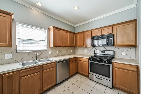 $2,175 | 8726 Old Maple Lane, Humble, TX 77338