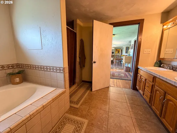 $285,000 | 221 Cottonwood Street, Mount Vernon, OR 97865