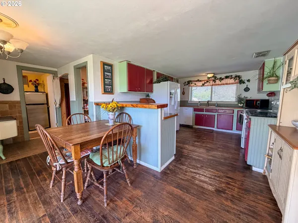 $285,000 | 221 Cottonwood Street, Mount Vernon, OR 97865