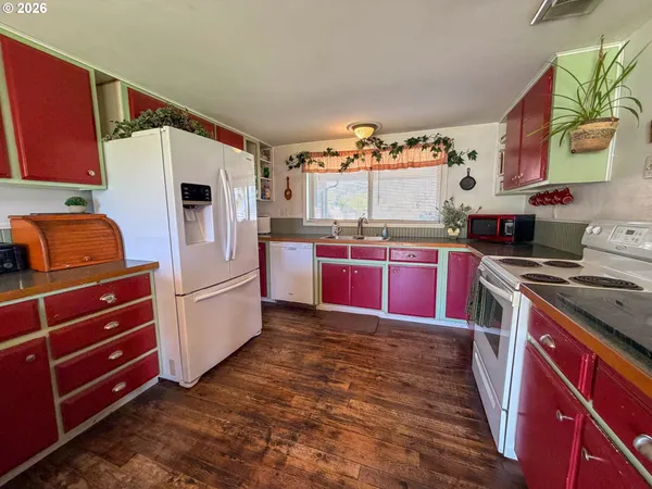 $285,000 | 221 Cottonwood Street, Mount Vernon, OR 97865