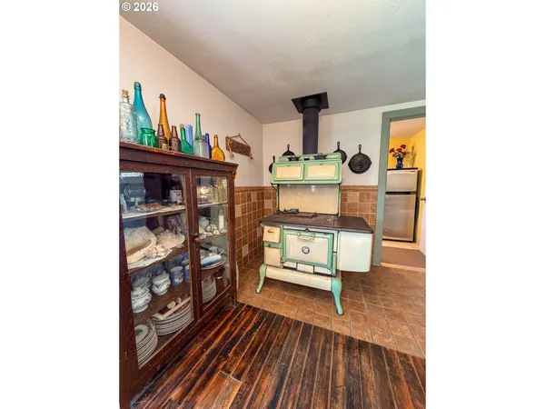 $285,000 | 221 Cottonwood Street, Mount Vernon, OR 97865