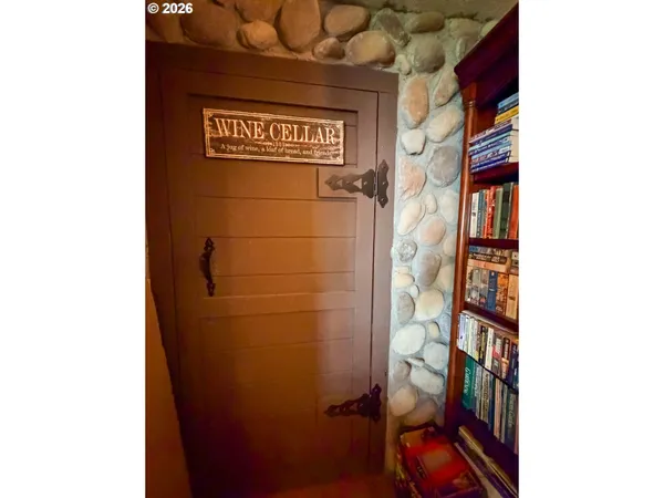 $285,000 | 221 Cottonwood Street, Mount Vernon, OR 97865