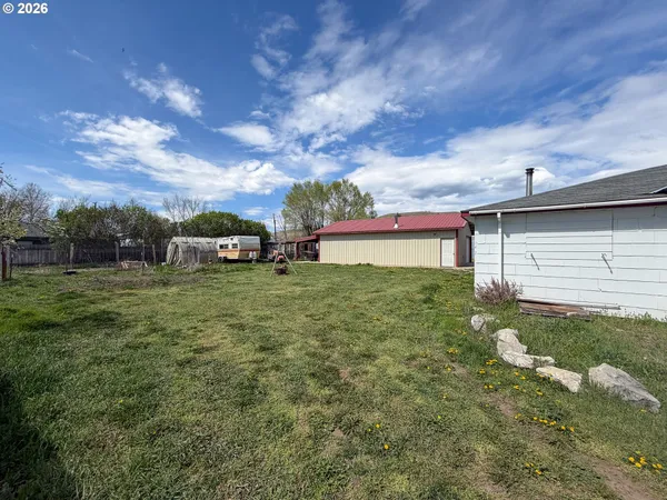 $285,000 | 221 Cottonwood Street, Mount Vernon, OR 97865