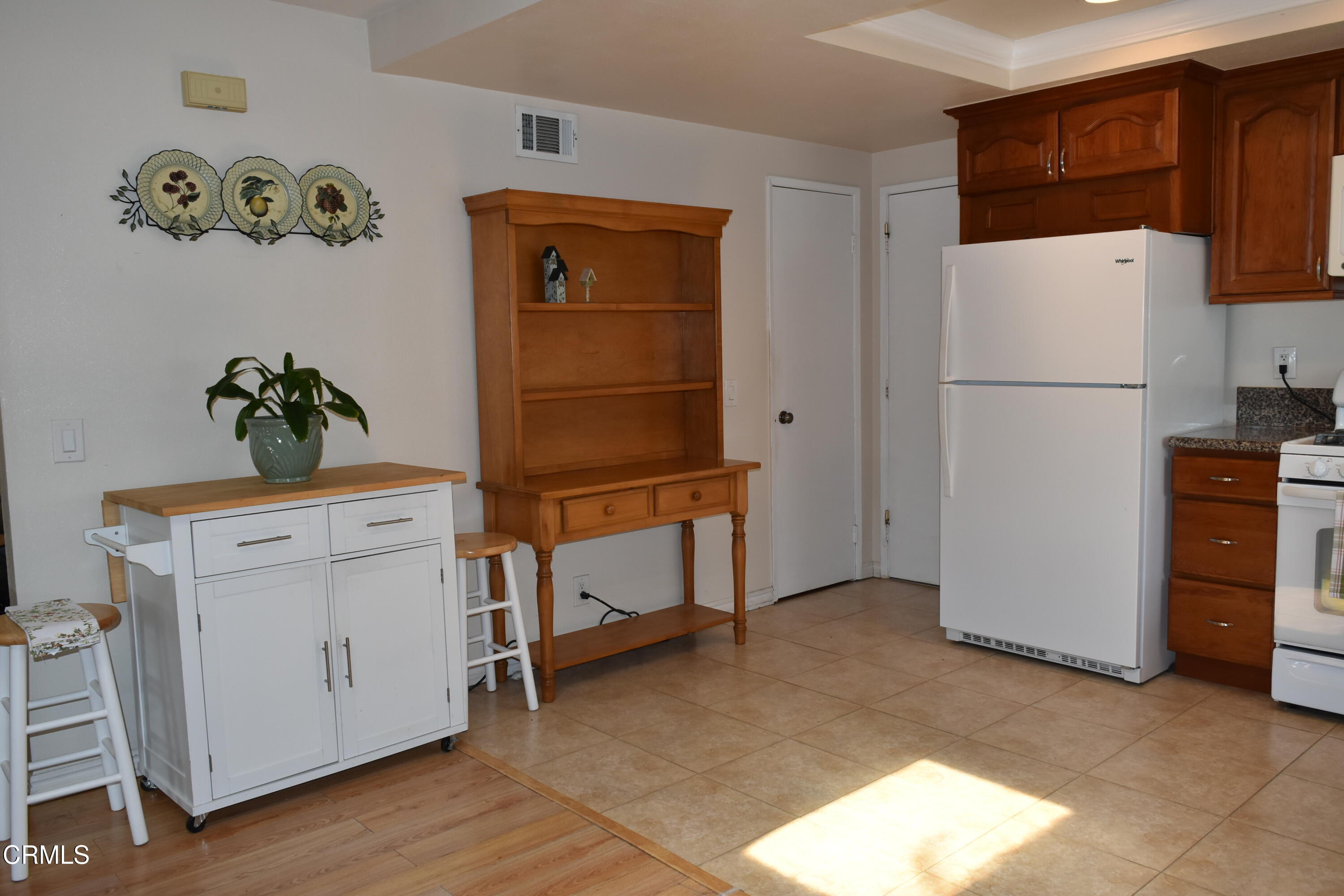 1101 Novato Drive Oxnard, CA 93035 - Photo 6 of 28 DSC_0240