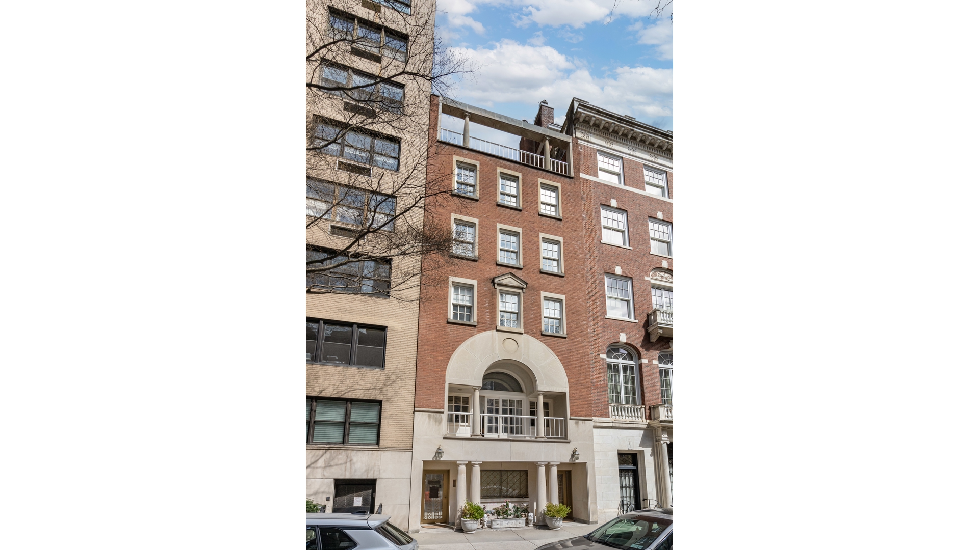 7 East 69th Street Manhattan, NY 10021 - Photo 23 of 27 a front view of a building
