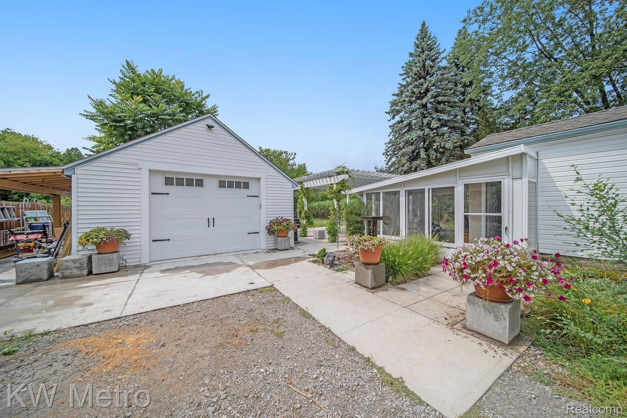2864 Grant Road Rochester, MI 48309 - Photo 21 of 39 2864-Grant_38.jpg