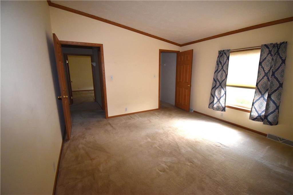 600 Deana Way Rochester, PA 15074 - Photo 19 of 22 an empty room with windows and closet