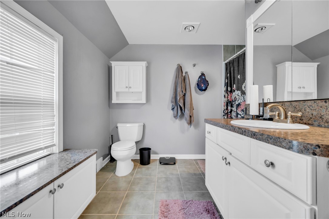 1401 Dorsh Road Cleveland, OH 44121 - Photo 23 of 39