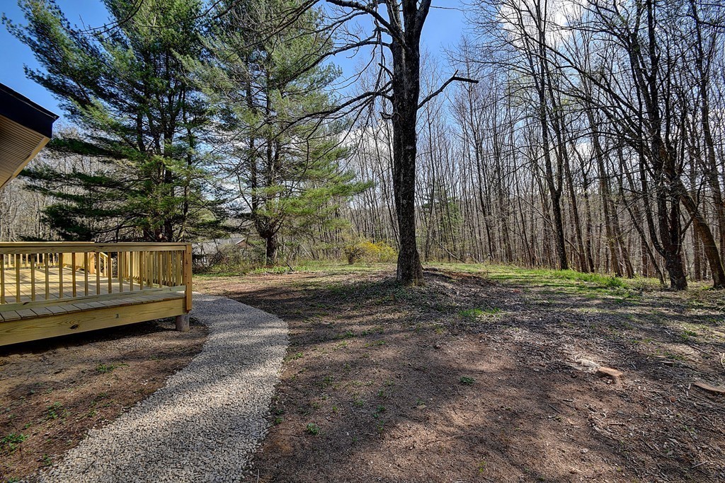 9 Bennett Road Holland, MA 01521 - Photo 4 of 26