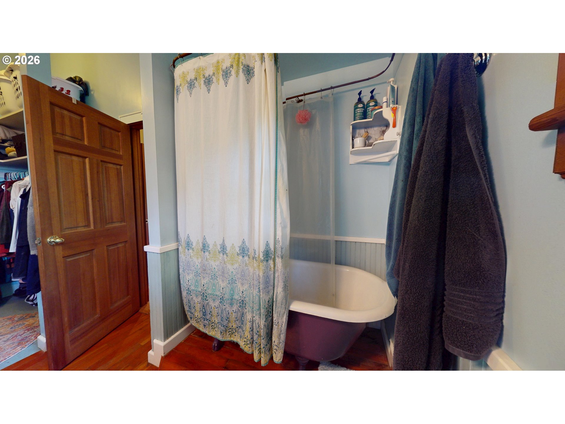 411 Perry Street Springfield, OR 97477 - Photo 13 of 48 Bathroom