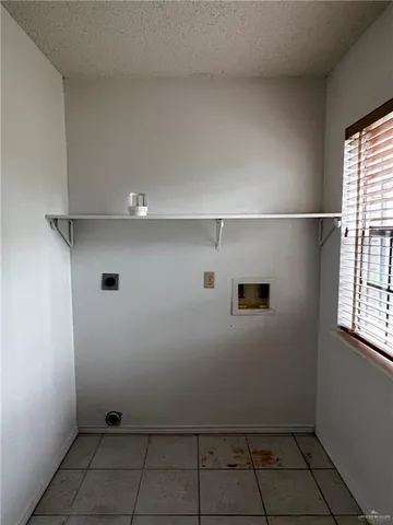 a view of utility room