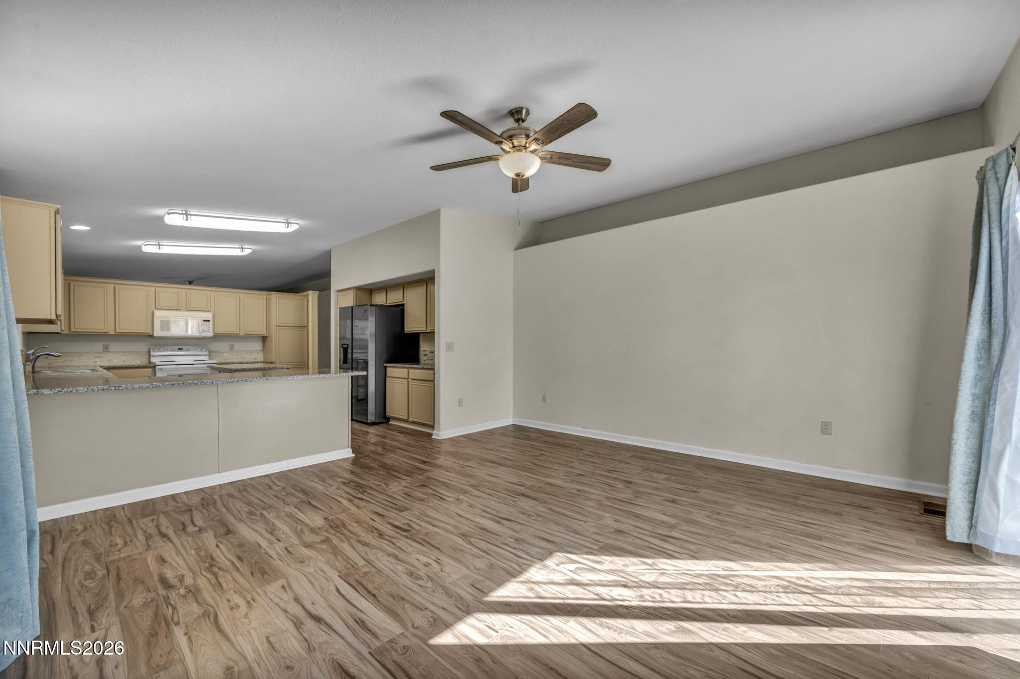 18124 Pasado Court Reno, NV 89508 - Photo 12 of 26 25-web-or-mls-18124-pasado-ct