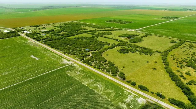 a view of a tennis court
