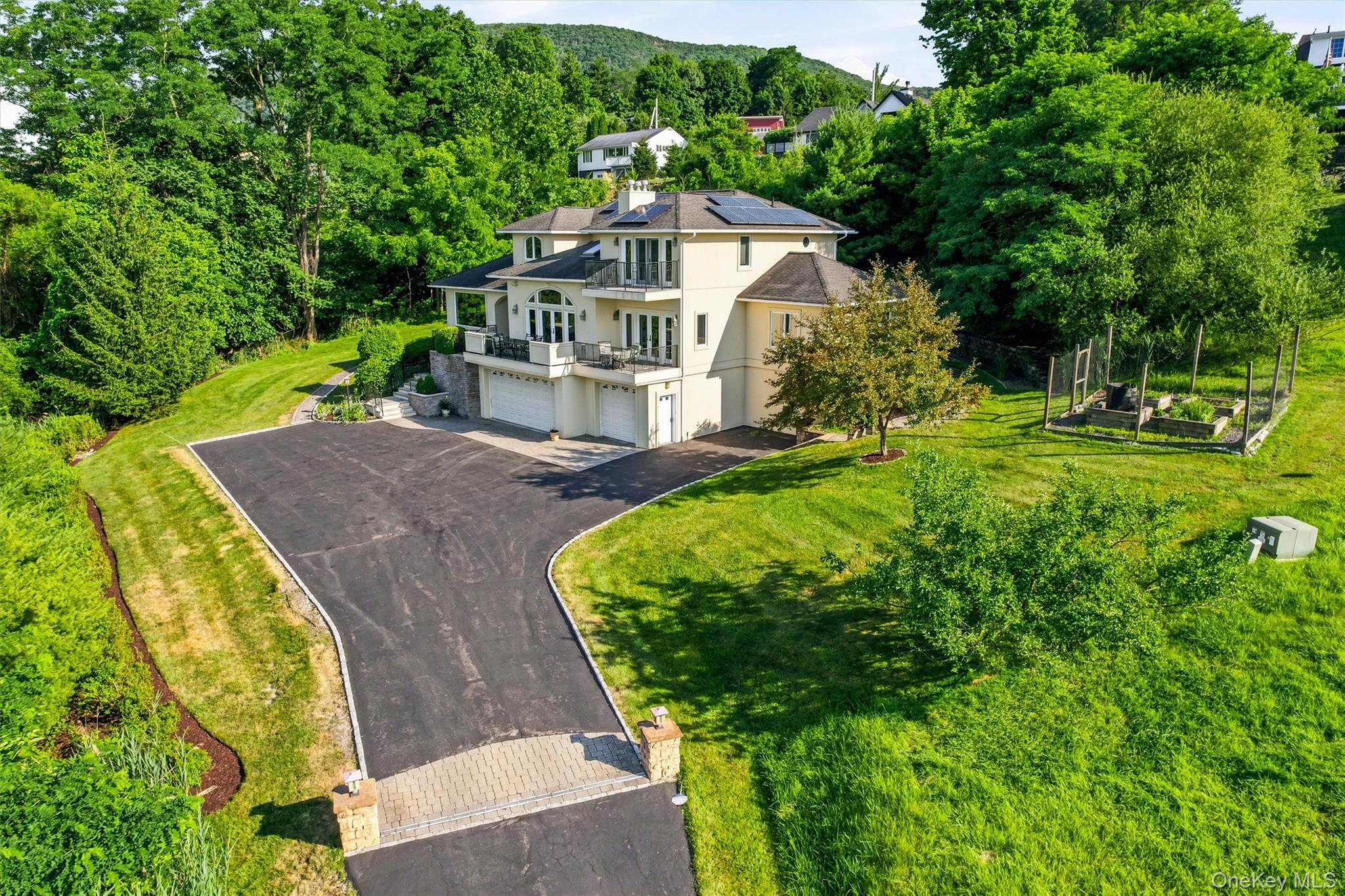 2 Half Moon Ridge Cornwall-on-Hudson, NY 12520 - Photo 2 of 50