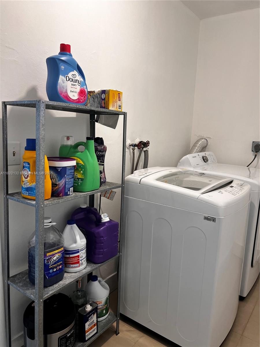 7151 Pershing Street Hollywood, FL 33024 - Photo 14 of 40