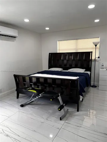 $519,900 | 7151 Pershing Street, Hollywood, FL 33024