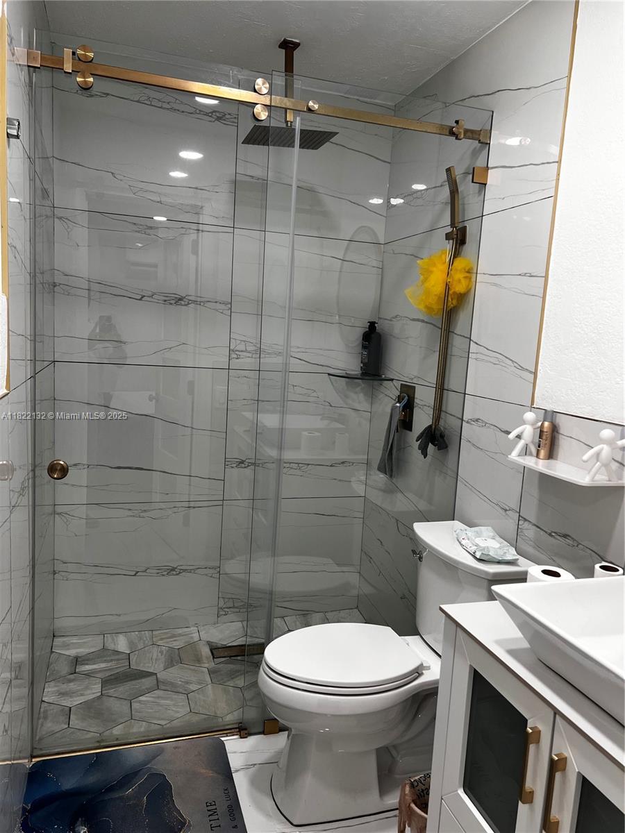 7151 Pershing Street Hollywood, FL 33024 - Photo 27 of 40