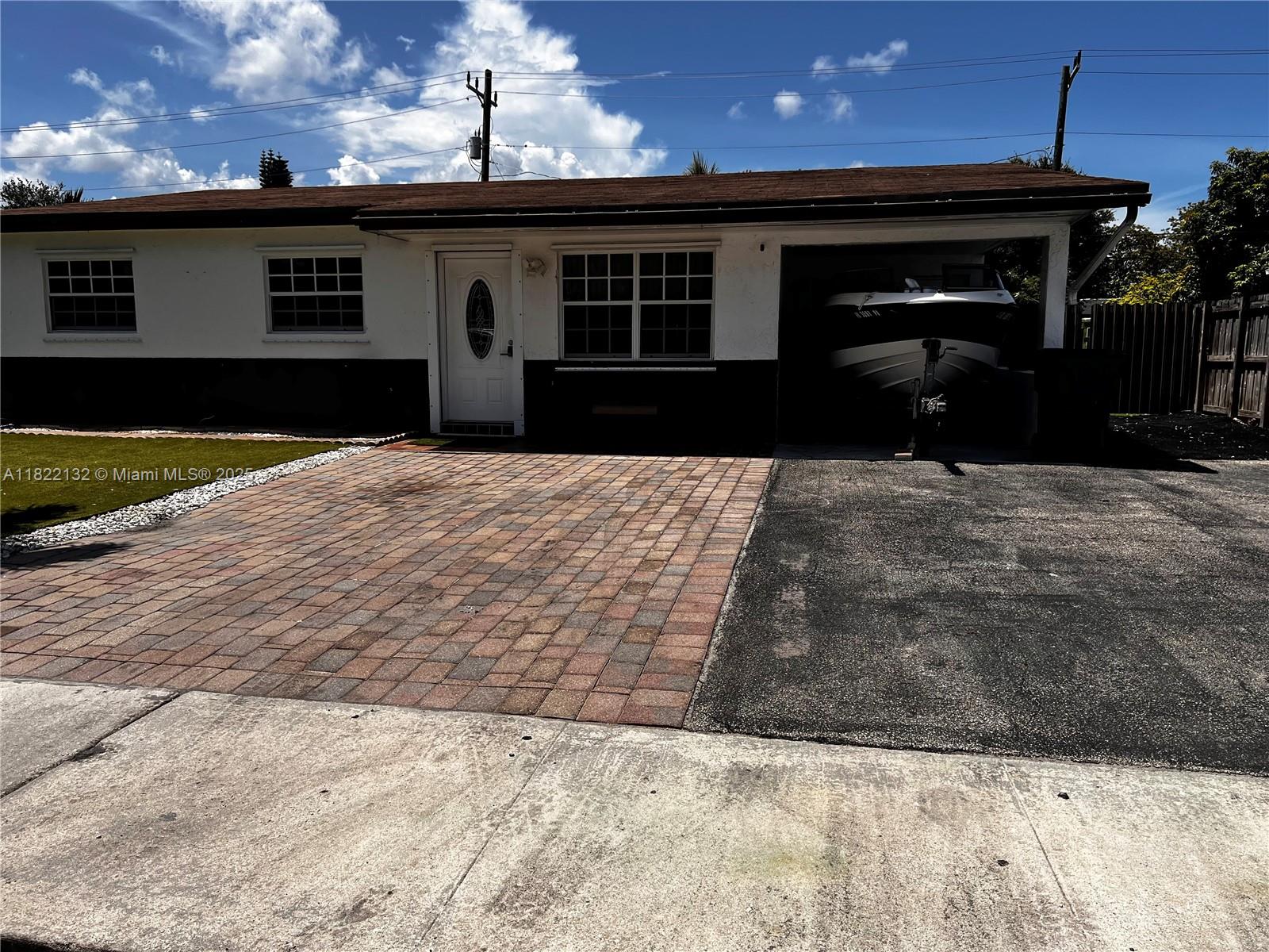 7151 Pershing Street Hollywood, FL 33024 - Photo 4 of 40