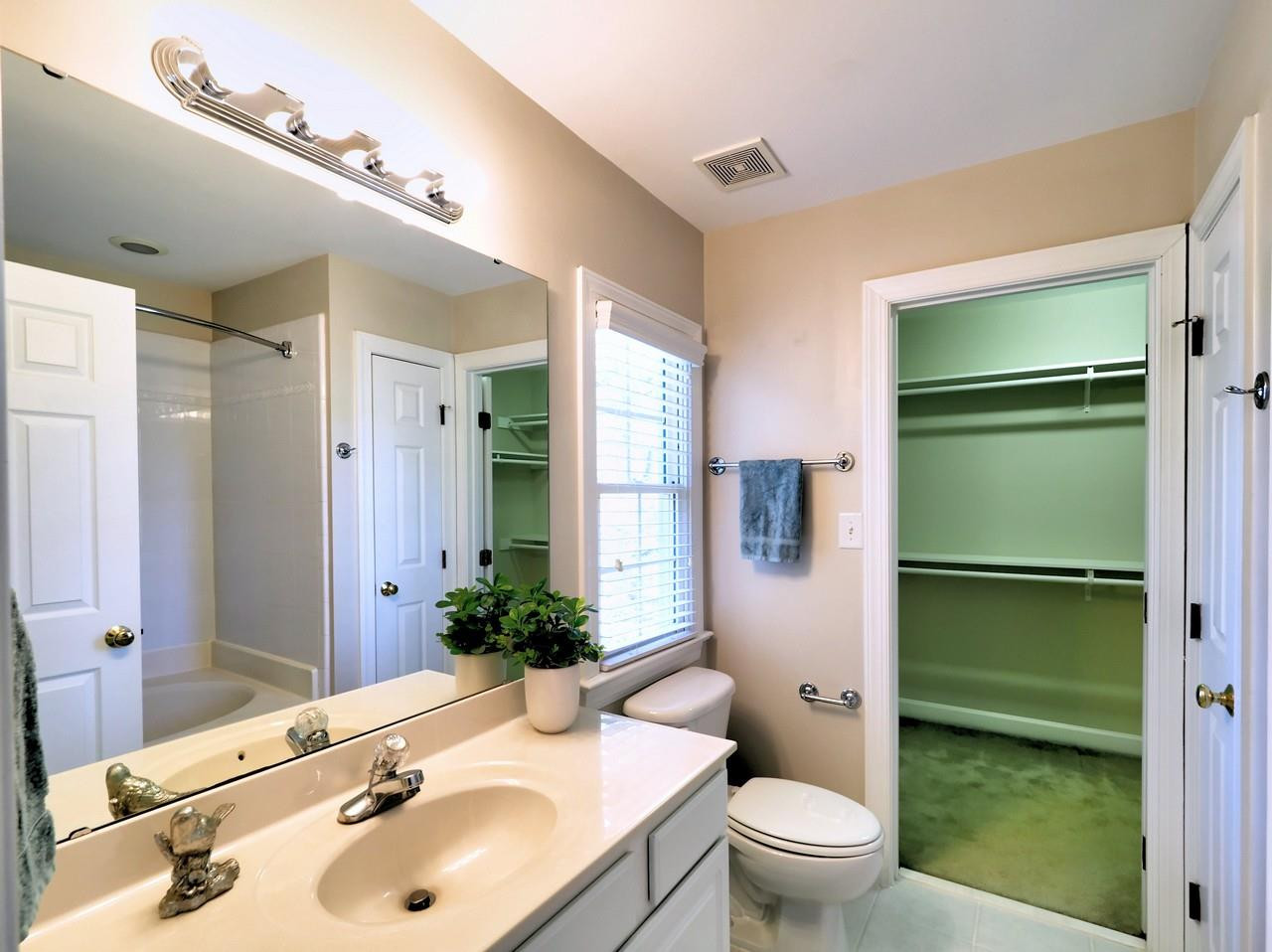 1105 Banbury Woods Place Raleigh, NC 27607 - Photo 19 of 30 Photo 19