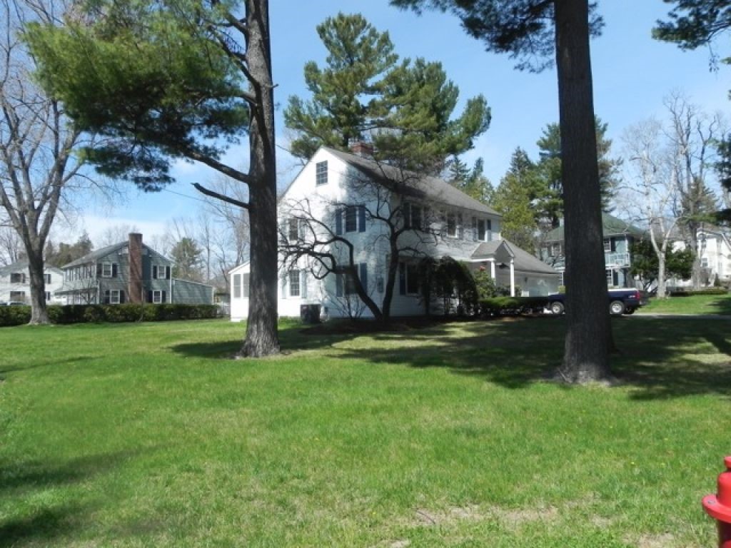 47 Hillcrest Road Burlington, VT 05401 - Photo 1 of 34 Gallery Image 1