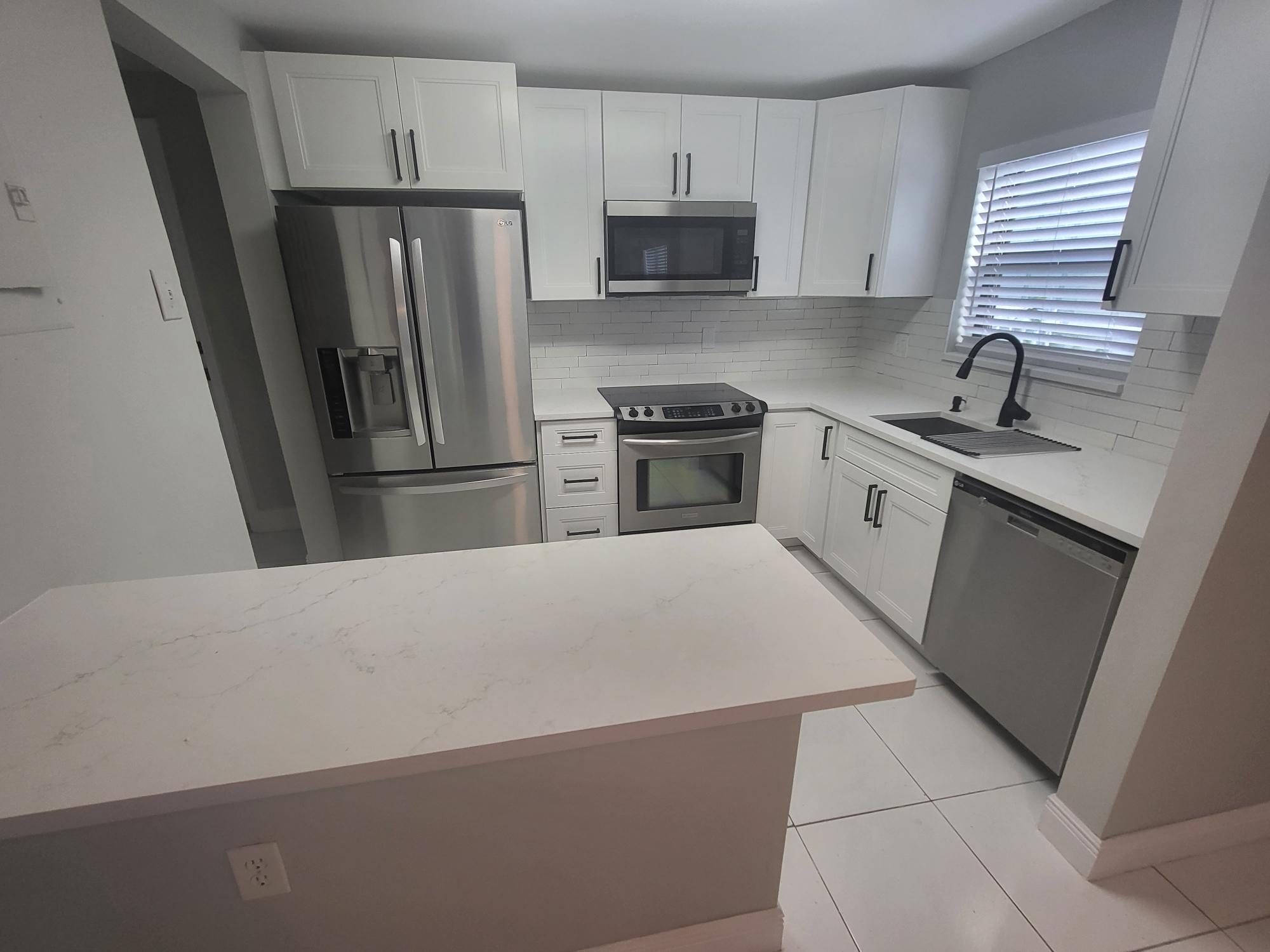 4135 Northeast 21st Terrace Lighthouse Point, FL 33064 - Photo 18 of 23 1000001777